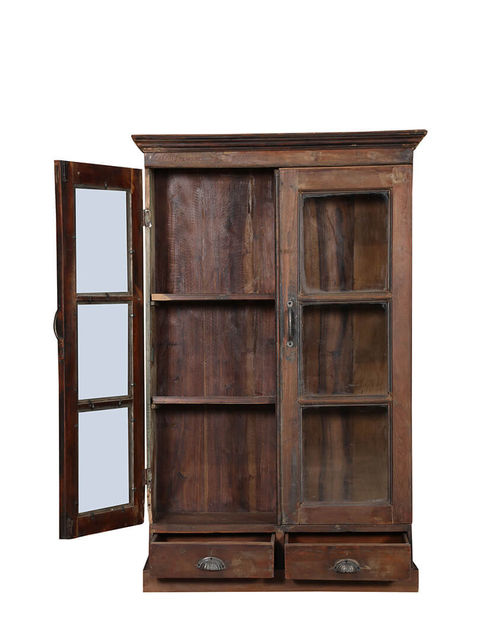 Trademark Living Smuk vitrine med glaslåger